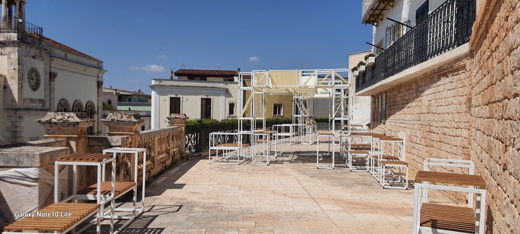 Struttura di arredo urbano