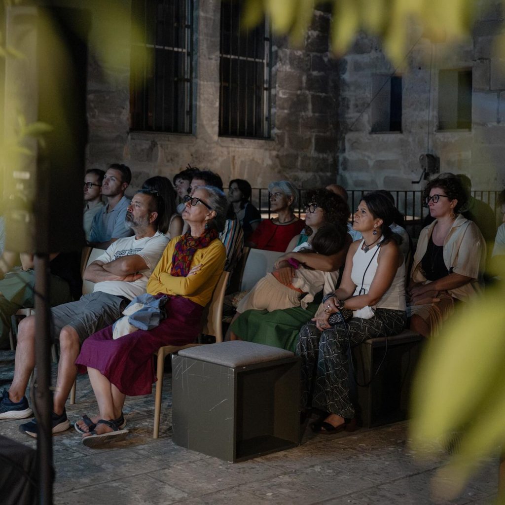 proiezione durante evento Corpi Celesti, festival di fotografia, arti visive e performative