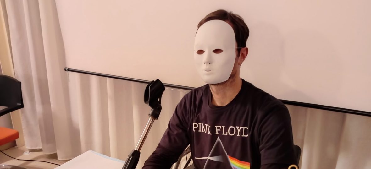 Storytelling sulla storia della celebre band musicale scritto e interpretato da Lorenzo Di Lauro "I Fantasmi di Floyd"