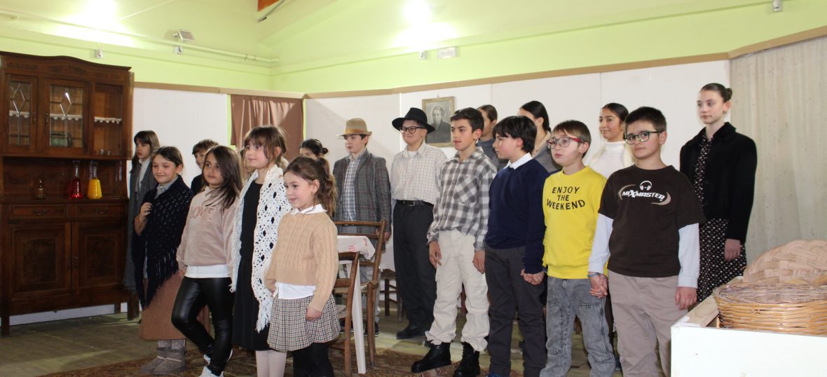 Commedia teatrale in dialetto mottese